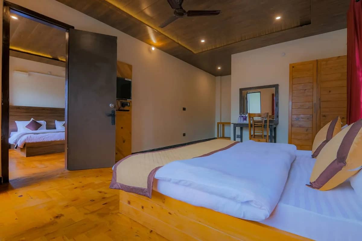 The Skynet Suite ( Interconnected Rooms )