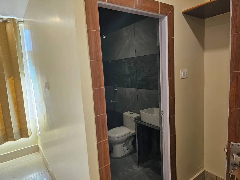 HOTEL PINNACLE PEAKS Washroom