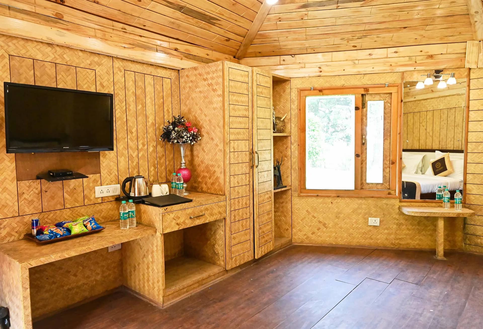Foxoso Misty Oak Resort Nainital Room