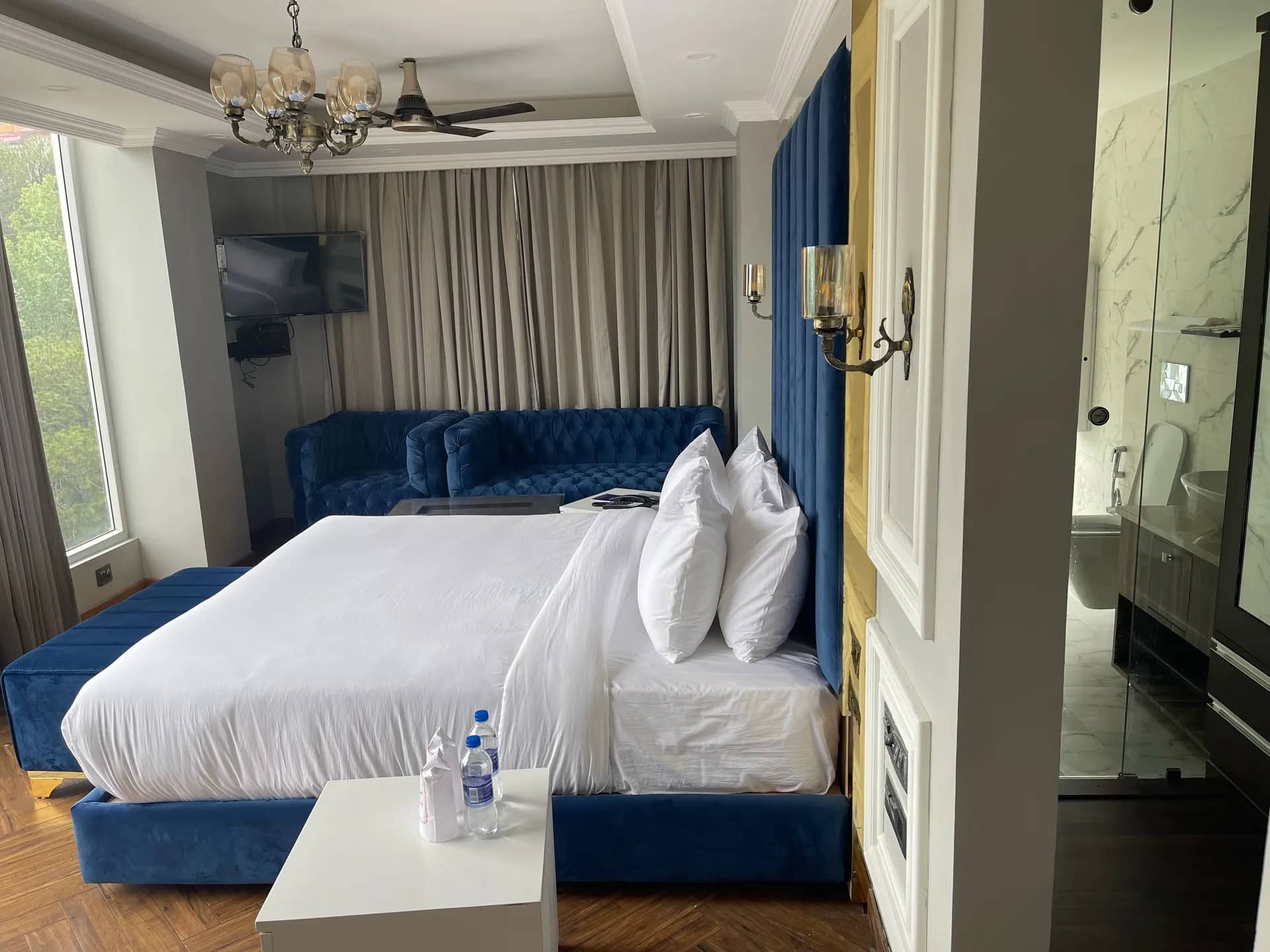 DLS Claret Inn Room