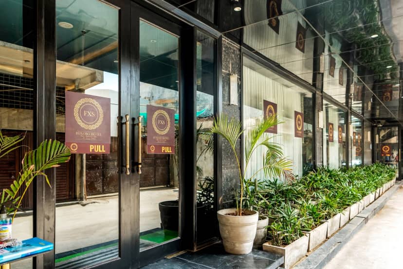 Foxoso Hotel, Delhi Airport Entrance