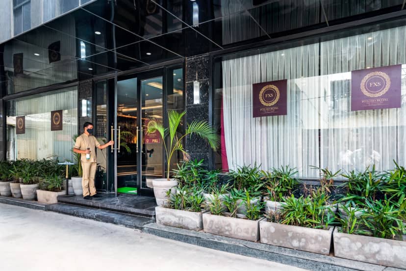 Foxoso Hotel, Delhi Airport Facade
