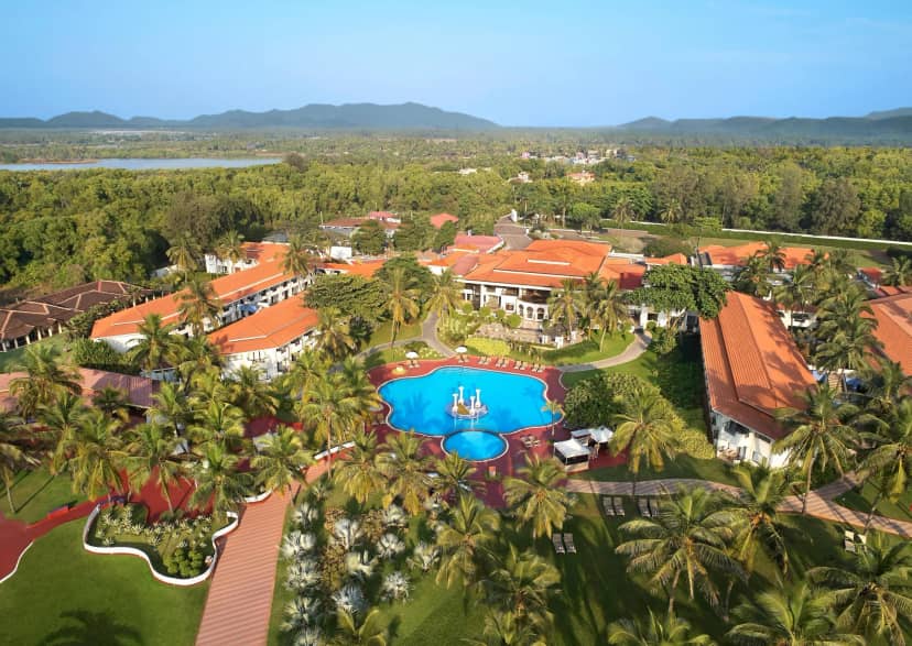Holiday Inn Resort Outdoors