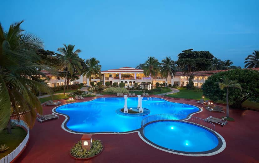 Holiday Inn Resort Swimming Pool