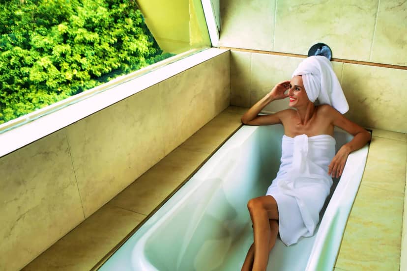 Neelam the Glitz Jacuzzi