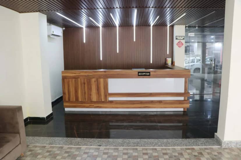 Hotel Blue Pine. Reception