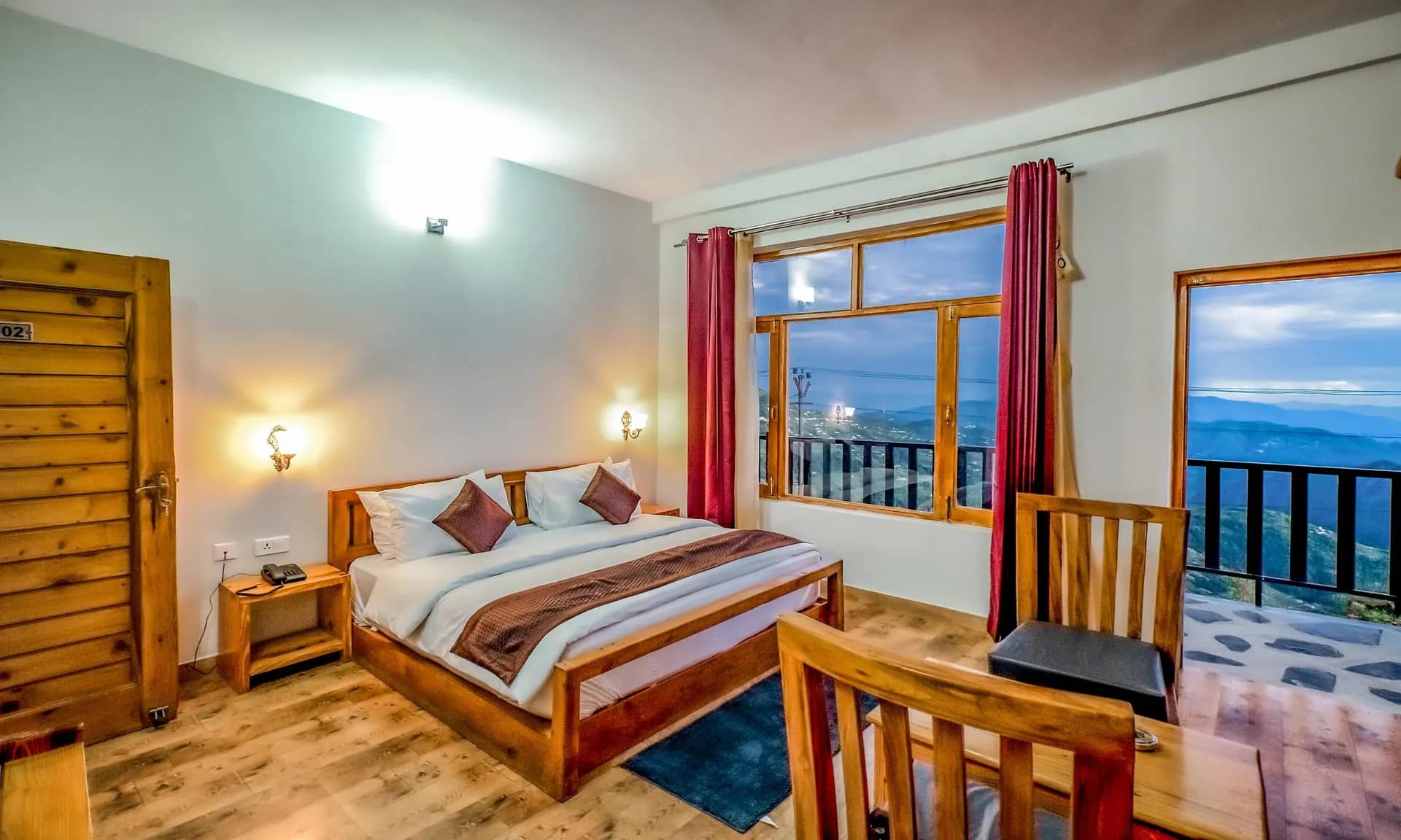 Hotel LA Riqueza Kanatal Room