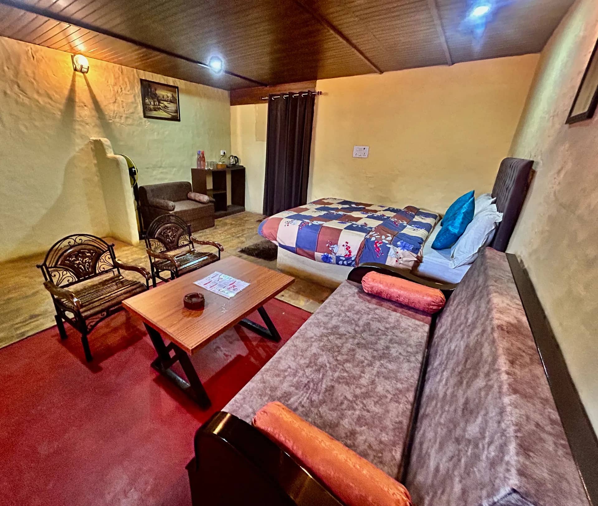 Mud Cottage With Balcony