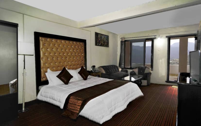 Hotel Kausani Retreat Room