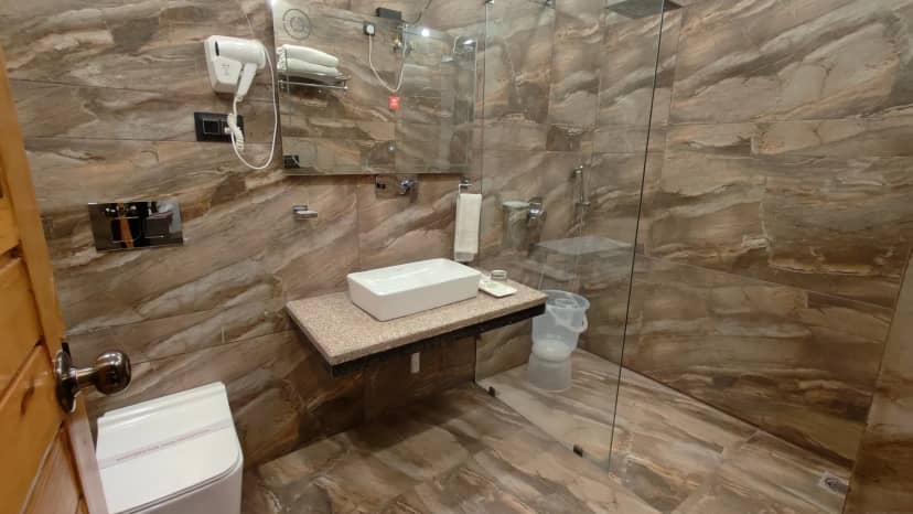 SUNITA HIMALAYAN PARADISE Washroom