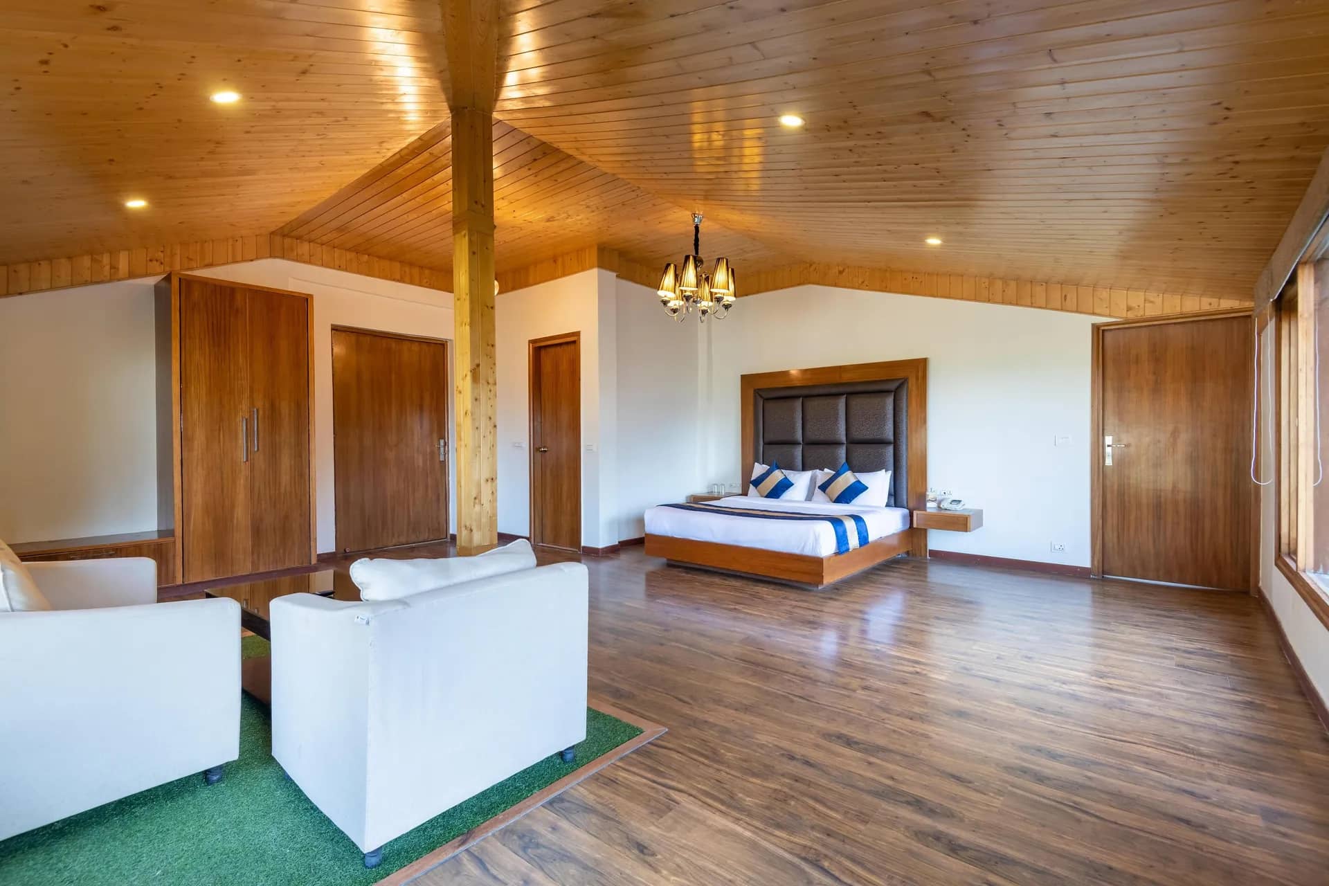 Family Suite With Balcony (Interconnected Rooms)