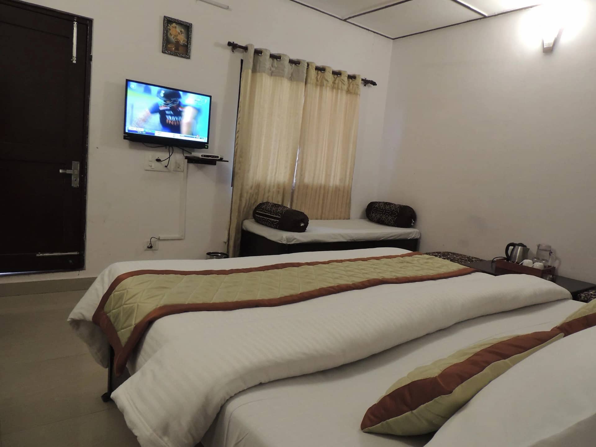CEYONE CLASSIC FALL RESORT Room