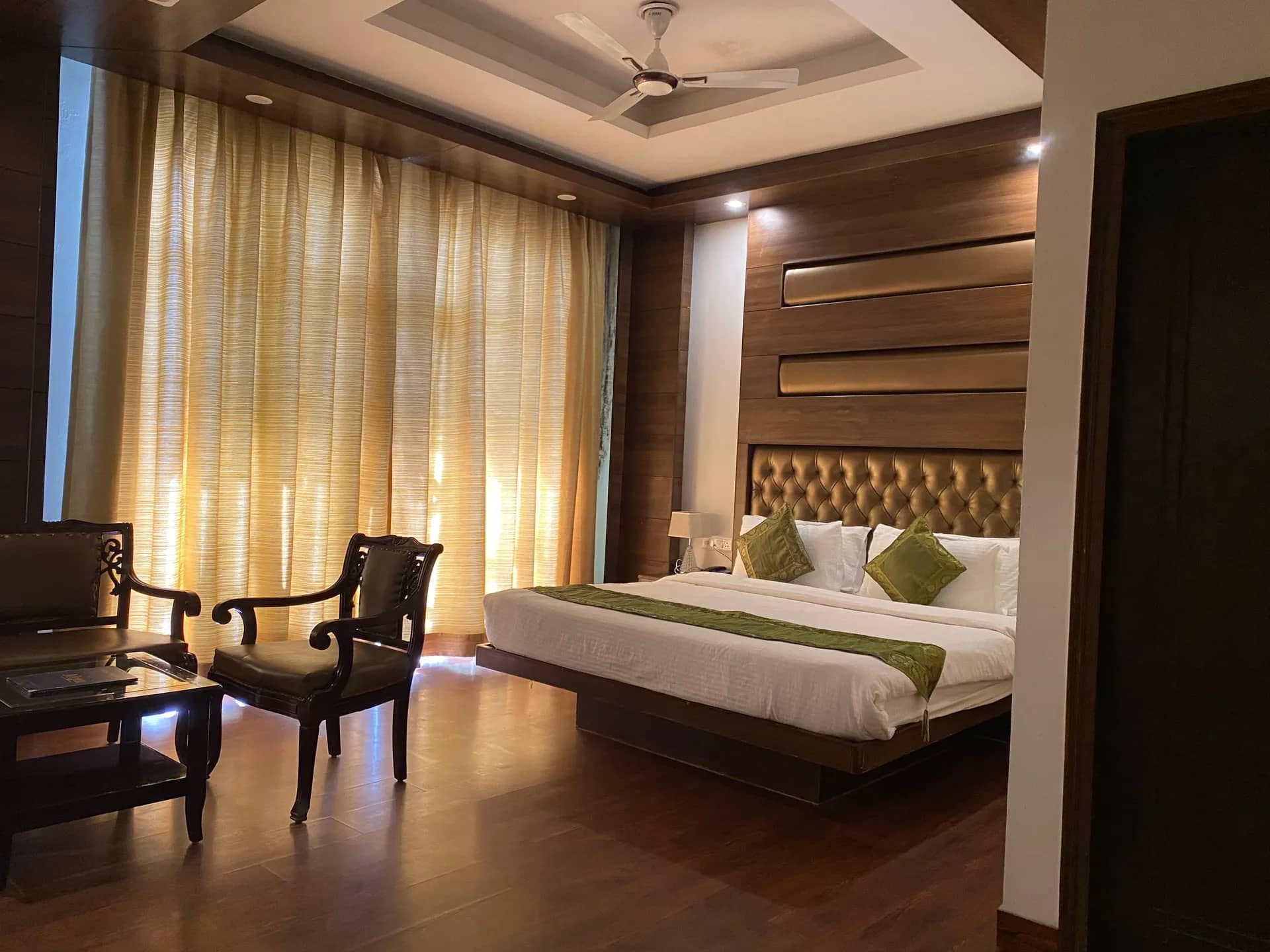 Luxury Valley View Room with Balcony