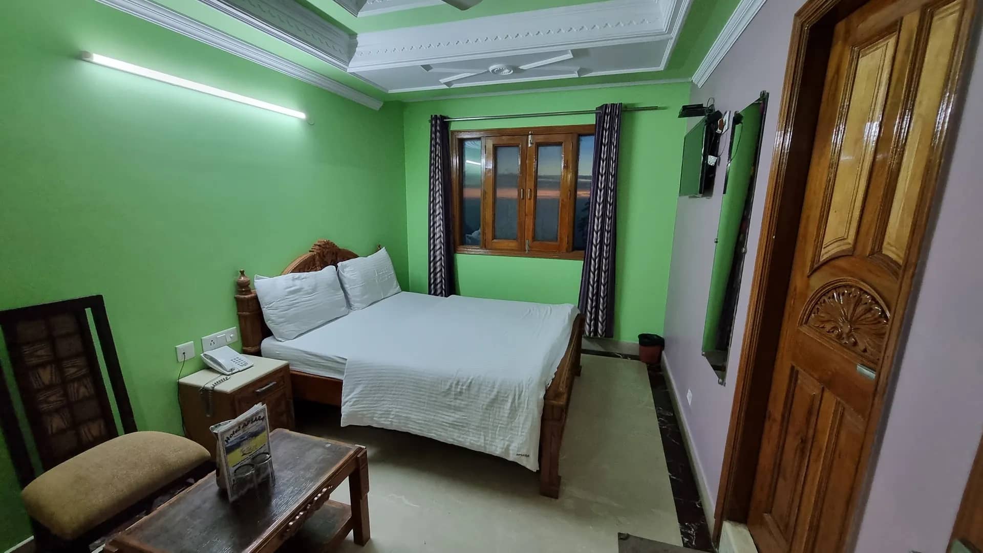 Semi Deluxe Room
