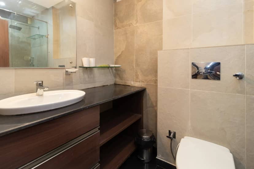 Hotel Park Royale Inn Washroom