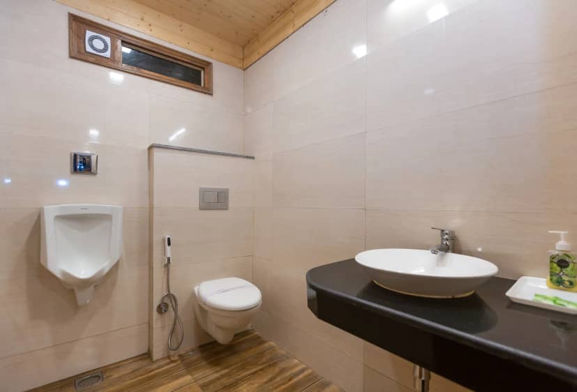 Hotel Wild Wood Washroom