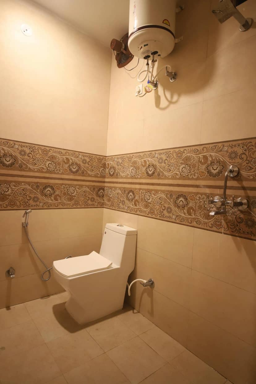 Perfectstayz Homes Mussoorie Washroom