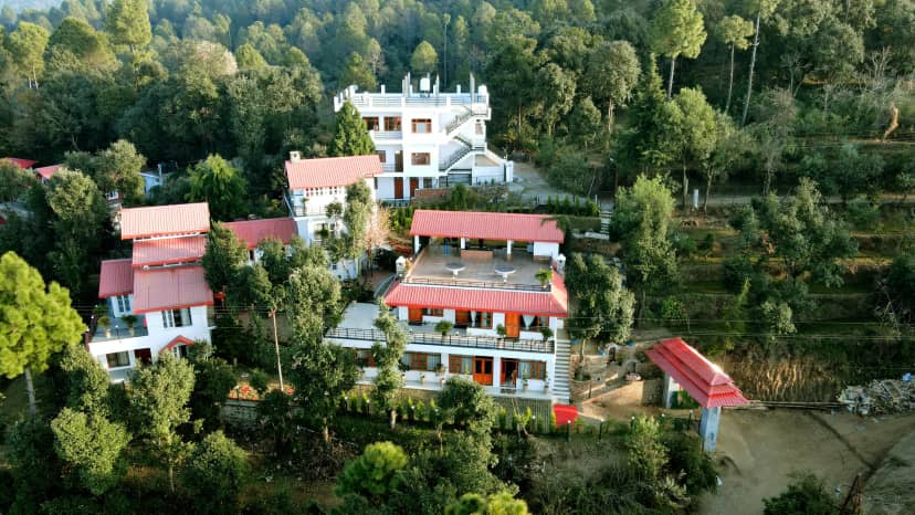 The Dharmas Resort Ranikhet Bedroom