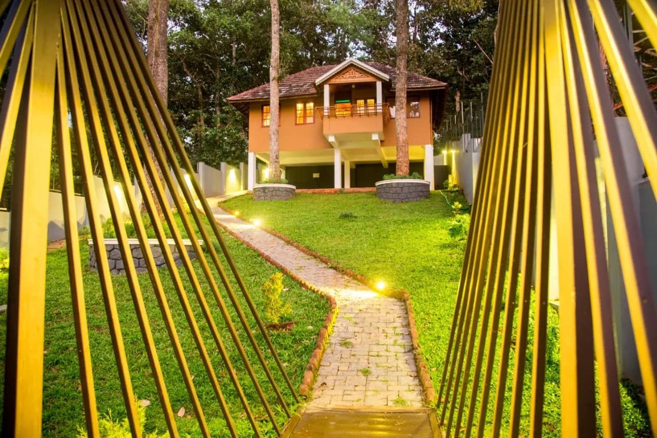 Honeymoon Cottage With Balcony (AC)