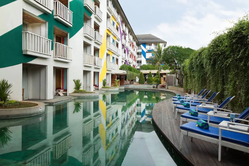 Bliss Surfer Hotel Legian Facade