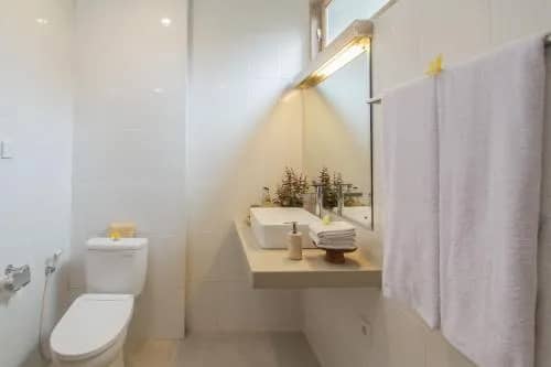 Tri Dewi Residence by GenuineHost Washroom