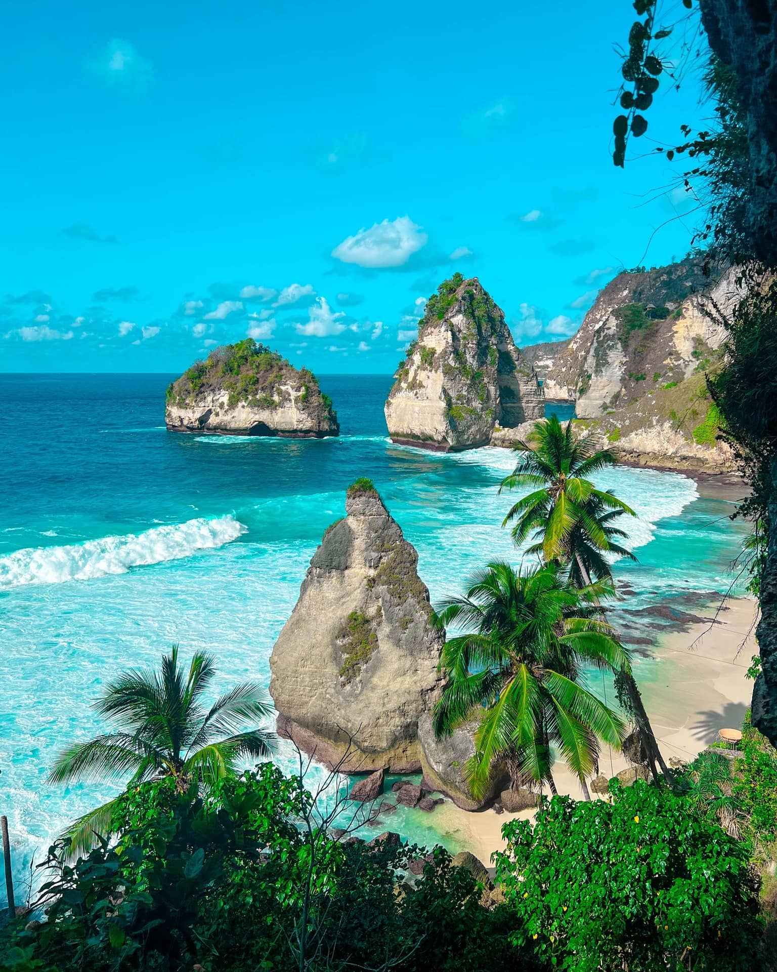 Diamond Beach cliffs on the west coast of Nusa Penida