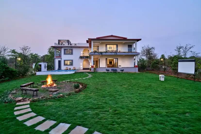 Amora, Karjat