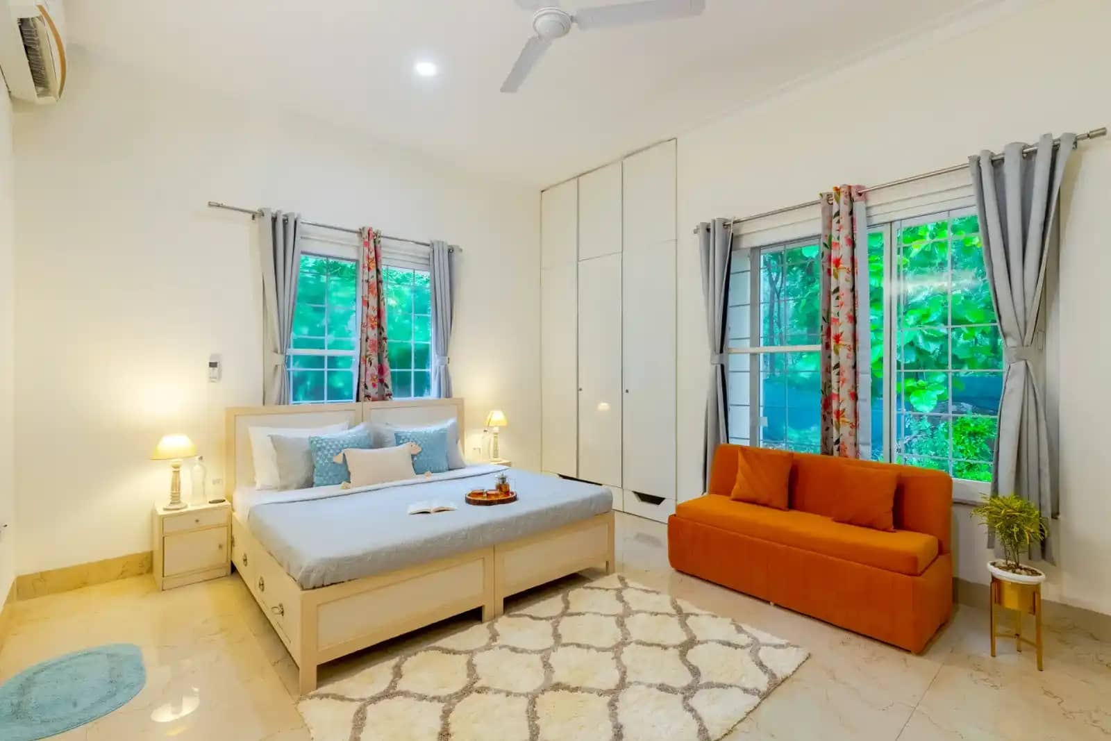 Bedroom 1 — Daffodil, Delhi NCR
