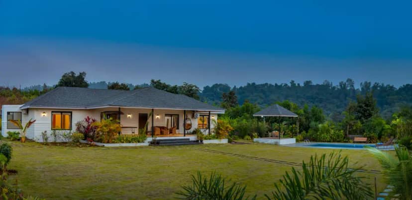 Green Lawns, Pali