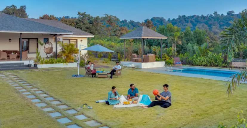 Green Lawns, Pali