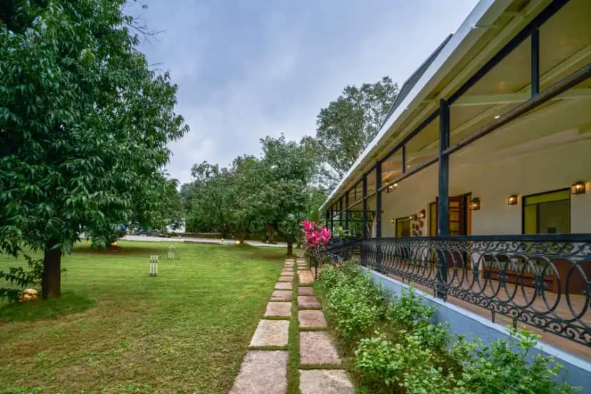 Ira, Karjat