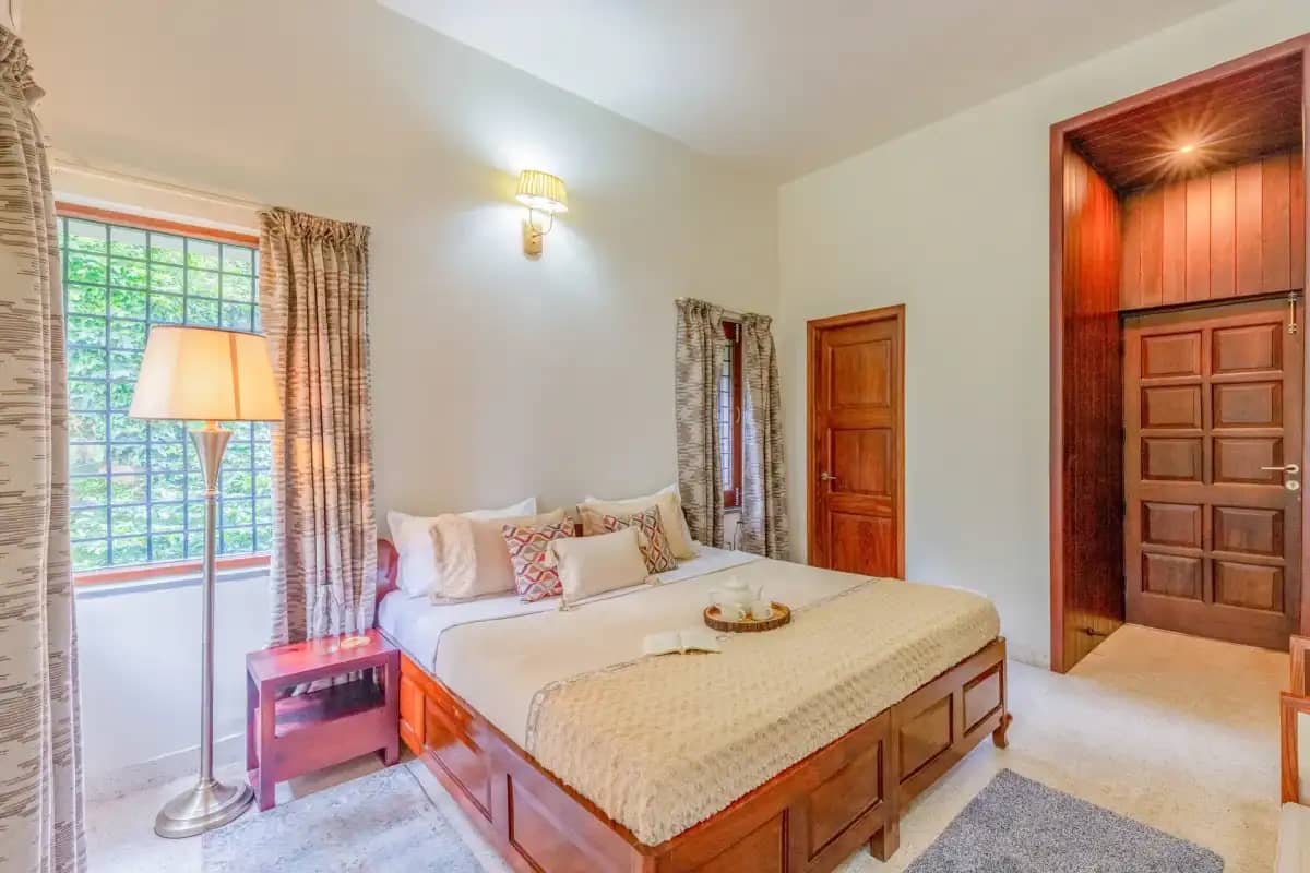 Bedroom 1 — Irayna, Bhimtal