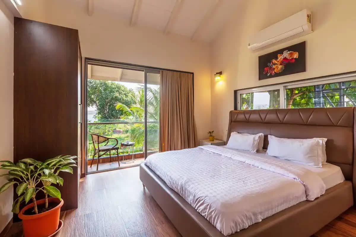 Bedroom 1 — Luna Villa, Nashik