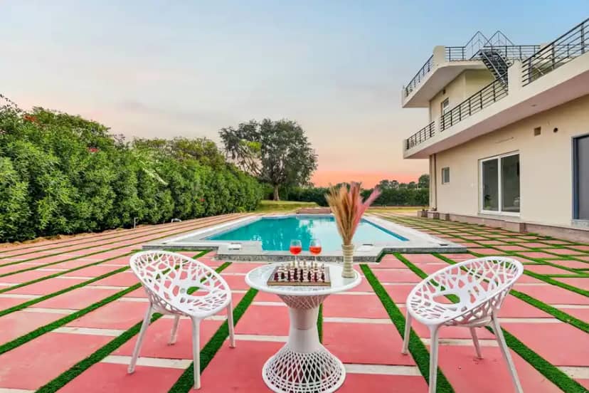 Lustra, Delhi NCR