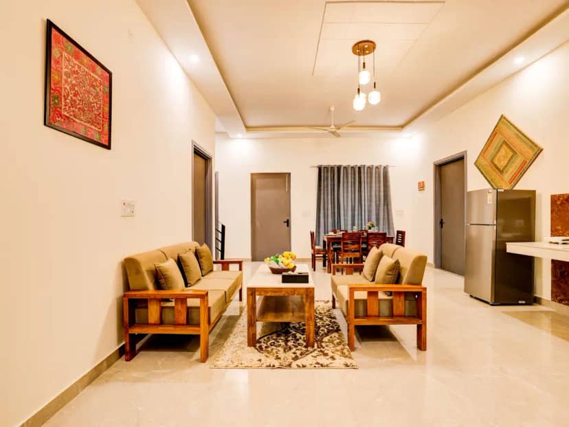 Lustra, Delhi NCR