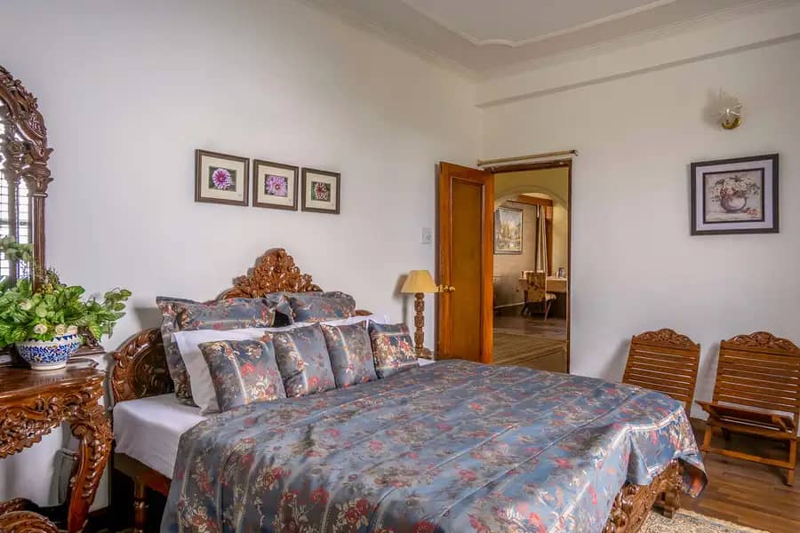 Bedroom 1 — Raas Villa, Shimla