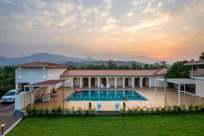 Rio Vista, Karjat