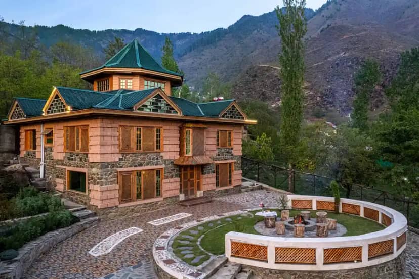 Serafina, Srinagar