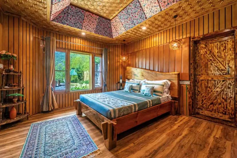 Serafina, Srinagar