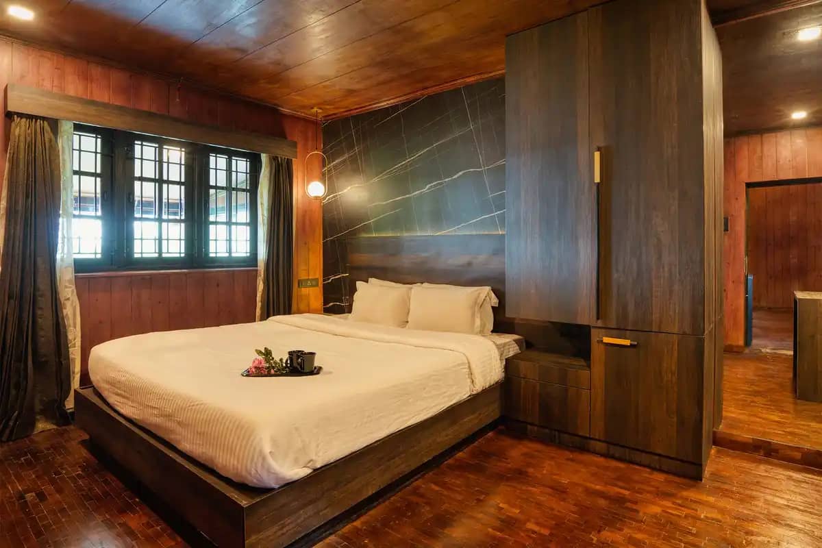 Bedroom 1 — The Berg, Ooty