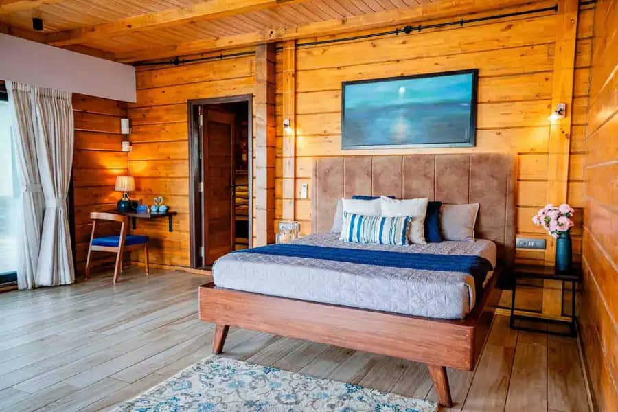 Bedroom 1 — Woodhaus, Lonavala