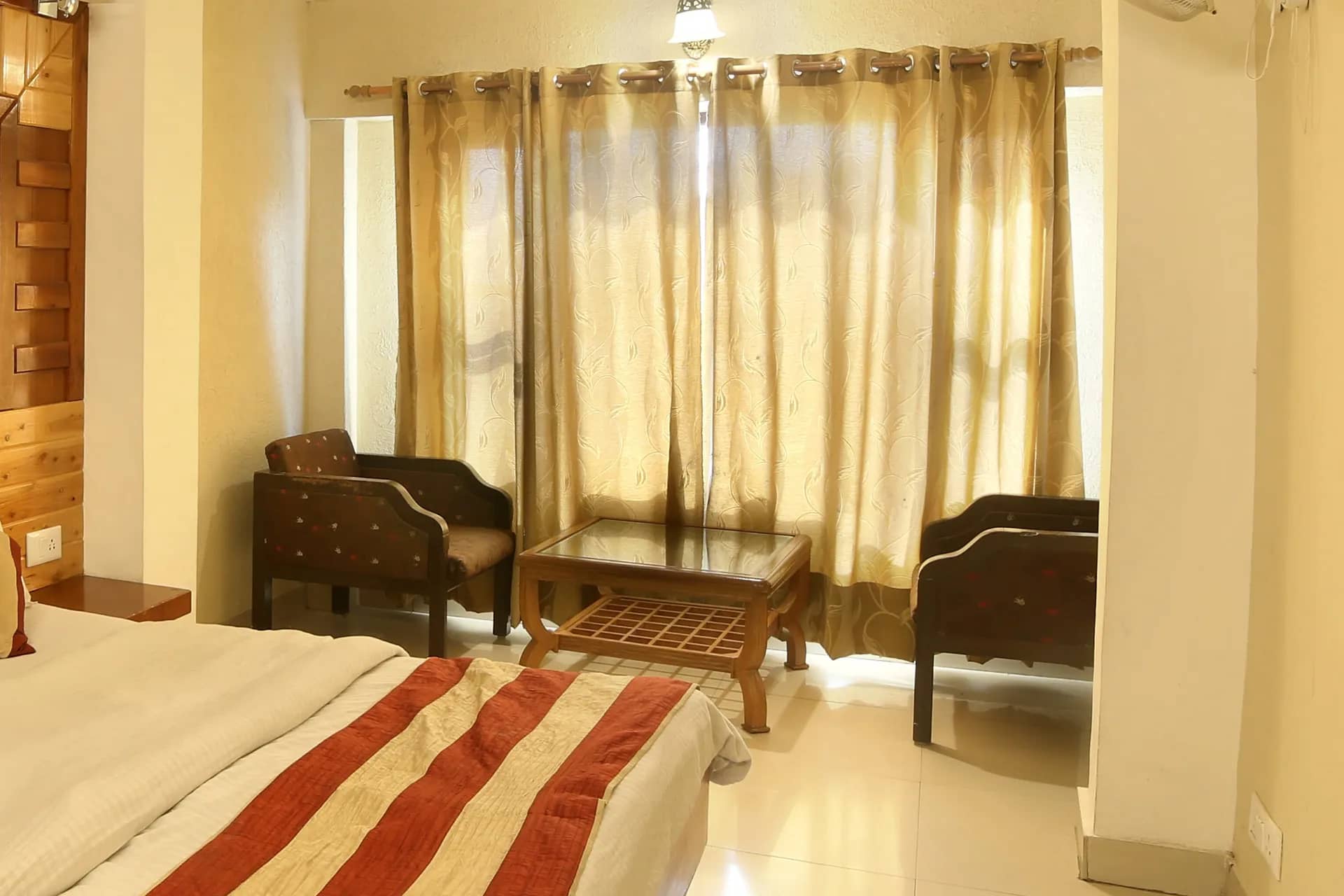 Hotel Kahkashan by Royal Collection Hotels