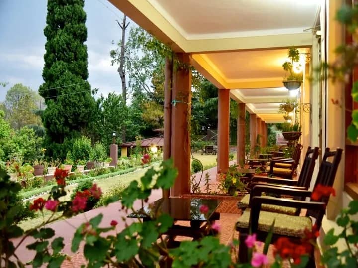 Xomotel- Ranikhet Heights
