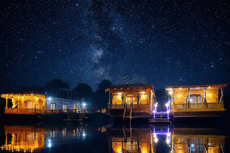 Shabrose Heritage Houseboats