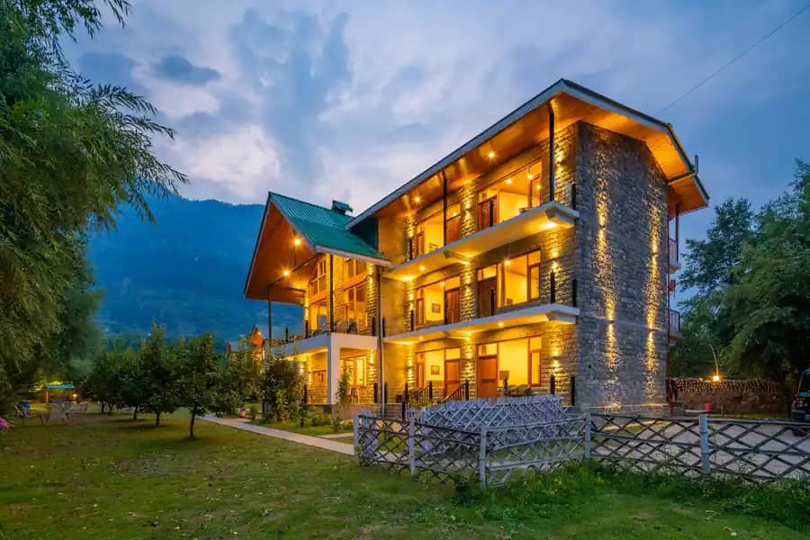 6 Premium Rooms @ Raison Meadows