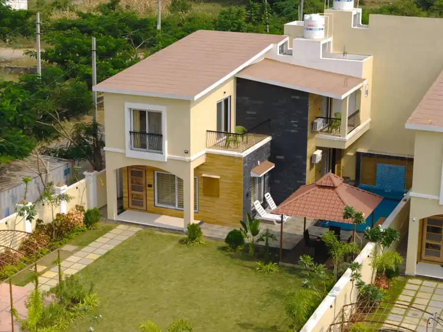 Aravilla-3-bedroom-private-pool-udaipur-aravalli-retreat-Lawns
