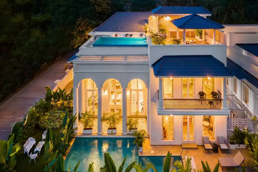 Casa Armeh Premium Villa w/ Infinity Pool - Siolim