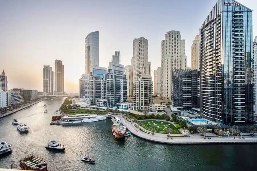 Deluxe 1BR Corner Suite with Marina Views