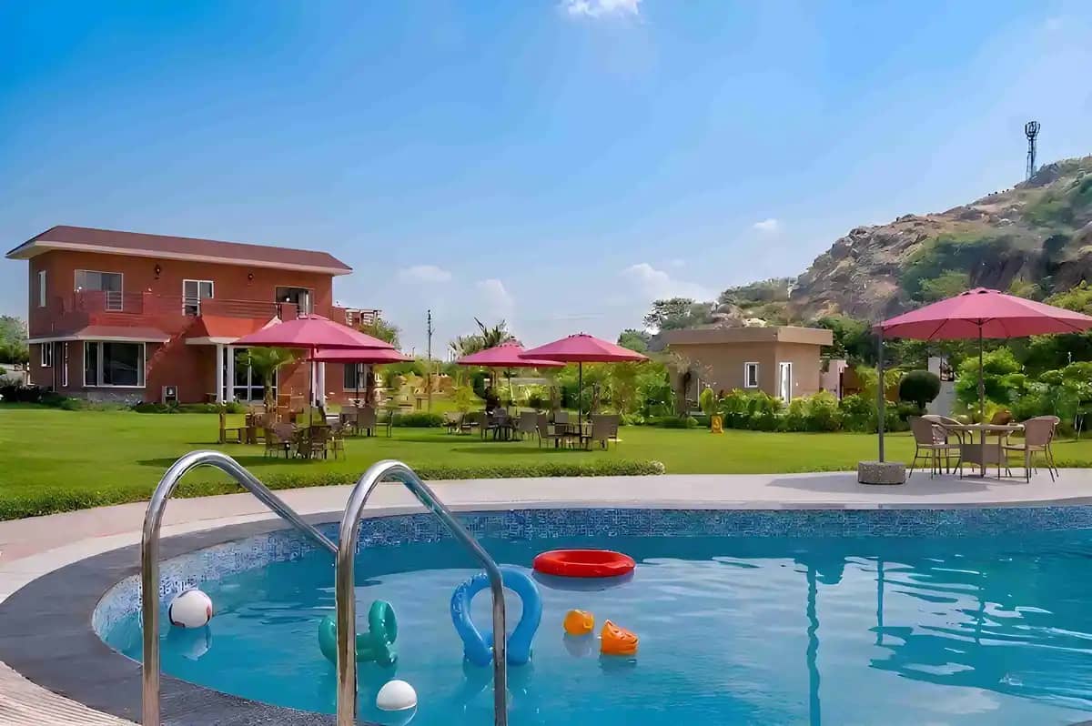 Hillside Paradise W/ Private Pool, Sohna