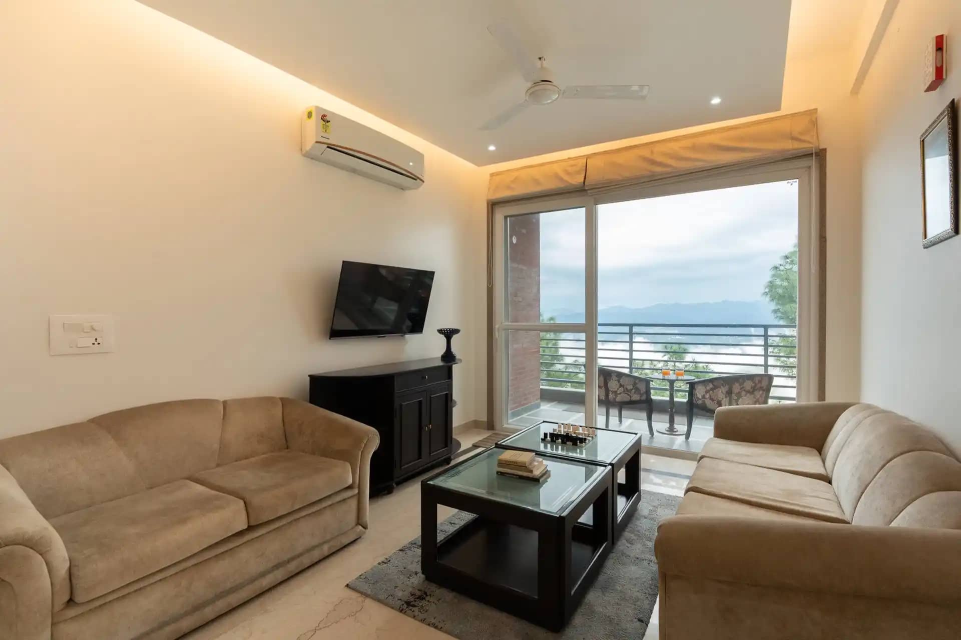 Opalite @ The Elmstone - Skyline Apartments